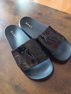 DKNY Zinna Black Slide Summer Pool Sandals Size 11